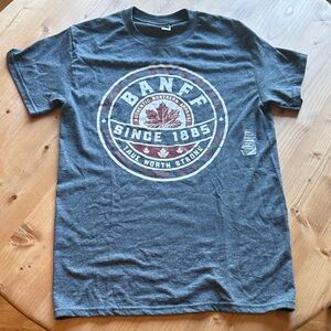 Banff Gray Graphic T-Shirt Small